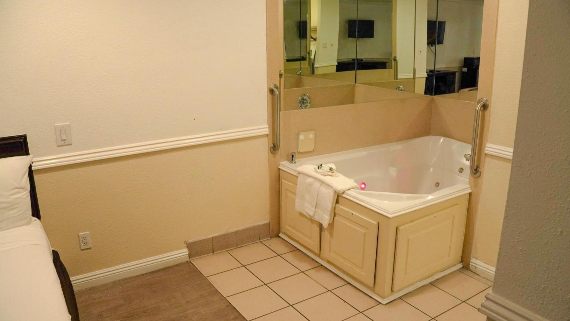 King Room Spa Bath