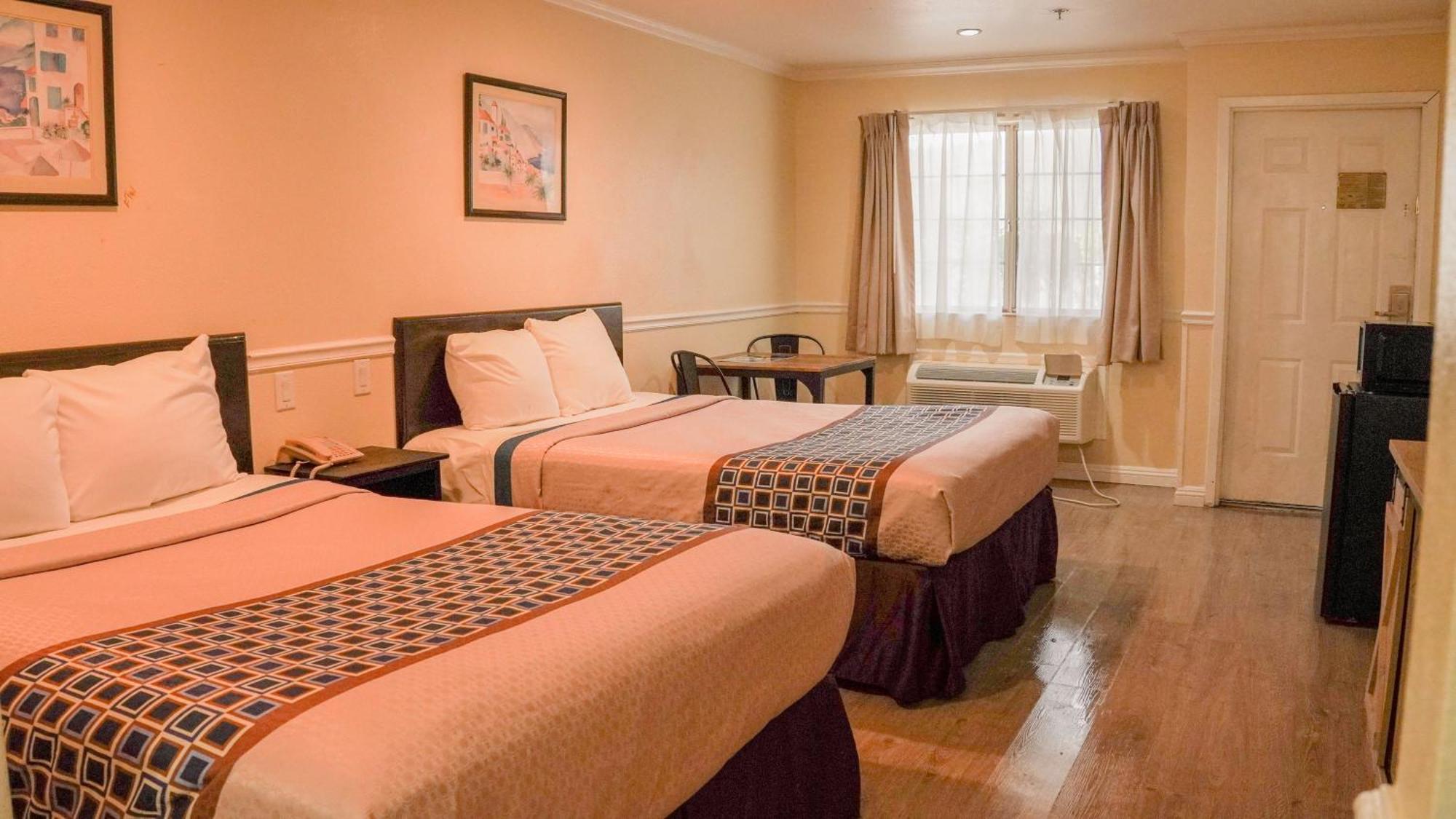 Queen Room Two Queen Beds
